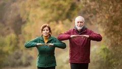 Fit ab 65: vier Bewegungsarten, die im Alltag wirklich funktionieren